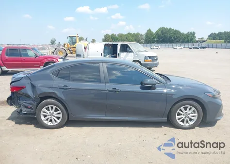 2025 Toyota Camry Le z USA, uszkodzony, nr VIN 4T1DAACK2SU525425